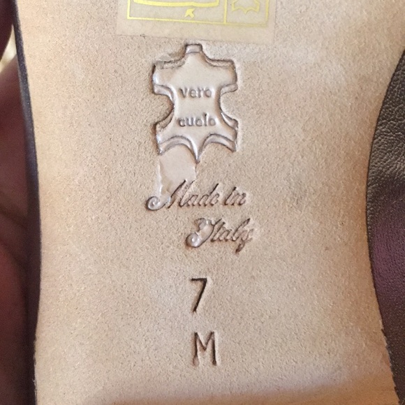 Handmade Napa Valley Metallic Silver flats - Picture 5 of 6